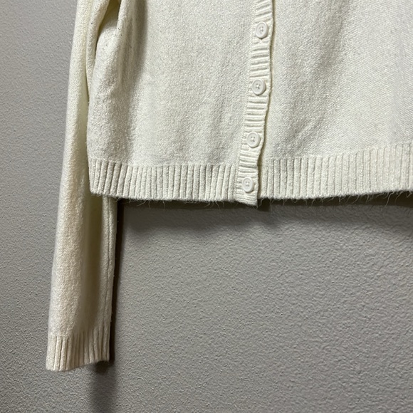 American Eagle Cropped Cardigan - Picture 7 of 15